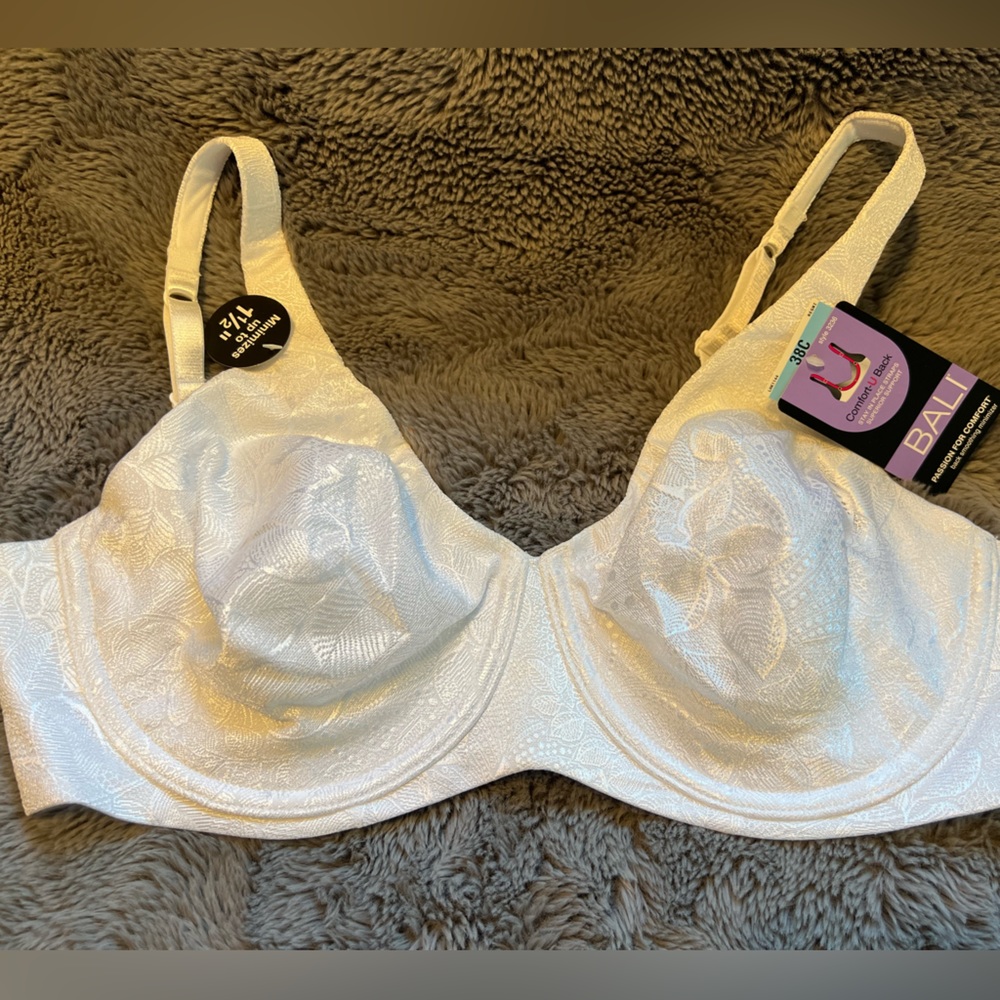 Lot of 2 Bali bras 38C